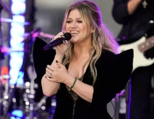 “Kelly Clarkson Jaw-Dropping 40-Pound Weight Loss Revealed! No Ozempic, Just Her Surprising Diet and Exercise Secrets Exposed!”