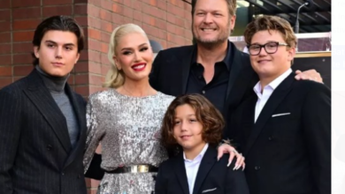 Photo of Gwen Stefani and Blake Shelton’s Heartwarming Family Holiday Card Featuring Sons”