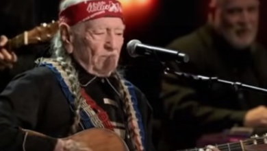 Photo of Willie Nelson Shines in ‘Rock & Roll Hall of Fame’ Performance with Chris Stapleton, Dave Matthews, and Sheryl Crow”